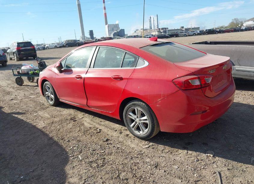 Photo 3 of 2018 Chevrolet Cruze LT AUTO (VIN 1G1BE5SM0J7129512)