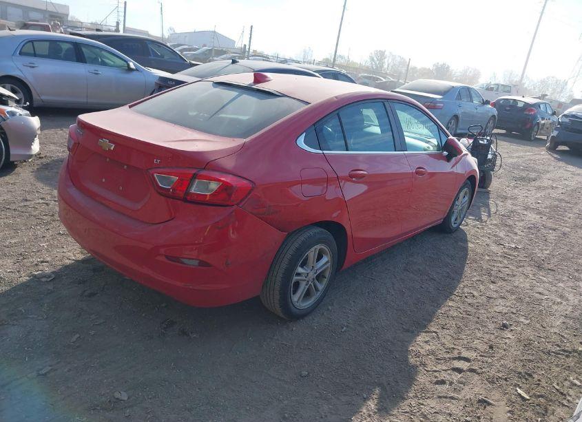Photo 4 of 2018 Chevrolet Cruze LT AUTO (VIN 1G1BE5SM0J7129512)