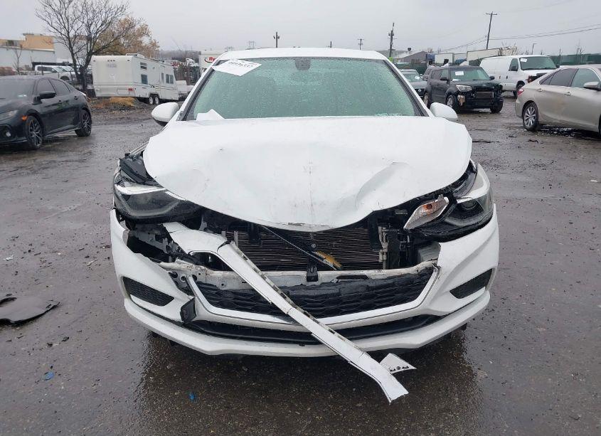 Photo 11 of 2018 Chevrolet Cruze LT AUTO (VIN 1G1BE5SM0J7130918)