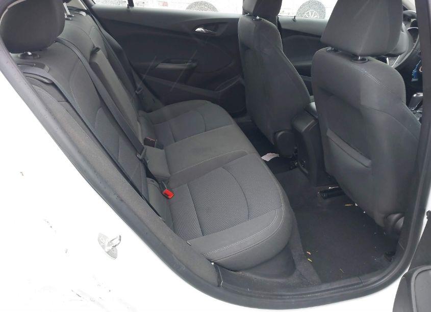 Photo 8 of 2018 Chevrolet Cruze LT AUTO (VIN 1G1BE5SM0J7130918)