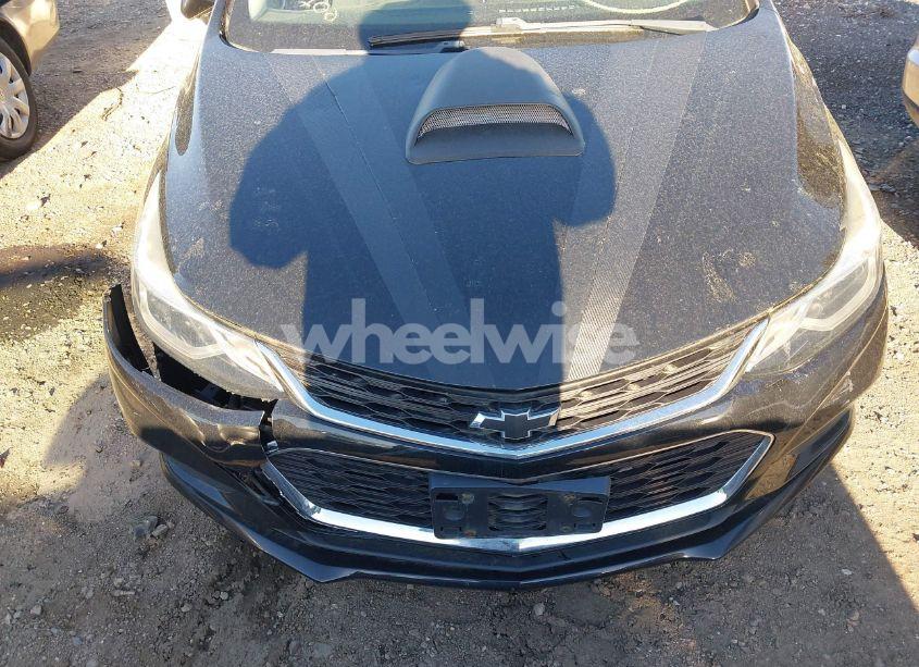 Photo 10 of 2018 Chevrolet Cruze LT AUTO (VIN 1G1BE5SM0J7133902)