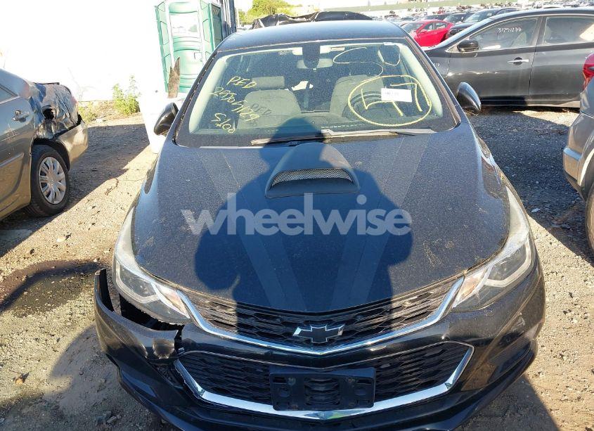 Photo 11 of 2018 Chevrolet Cruze LT AUTO (VIN 1G1BE5SM0J7133902)