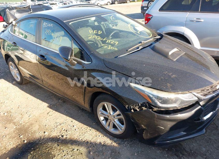 Photo 12 of 2018 Chevrolet Cruze LT AUTO (VIN 1G1BE5SM0J7133902)