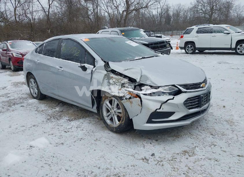 2018 Chevrolet Cruze LT AUTO (VIN 1G1BE5SM0J7140171) main photo