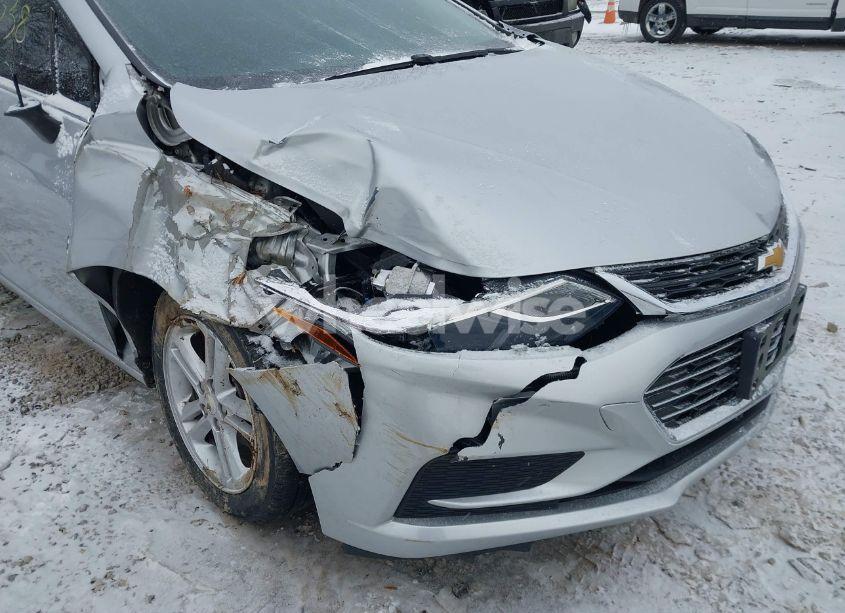 Photo 6 of 2018 Chevrolet Cruze LT AUTO (VIN 1G1BE5SM0J7140171)