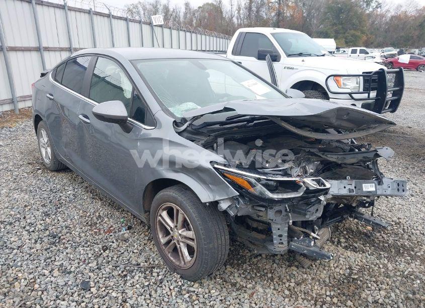 2018 Chevrolet Cruze LT AUTO (VIN 1G1BE5SM0J7142261) main photo