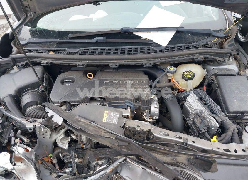 Photo 10 of 2018 Chevrolet Cruze LT AUTO (VIN 1G1BE5SM0J7142261)