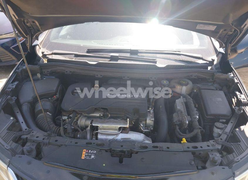 Photo 10 of 2018 Chevrolet Cruze LT AUTO (VIN 1G1BE5SM0J7143782)