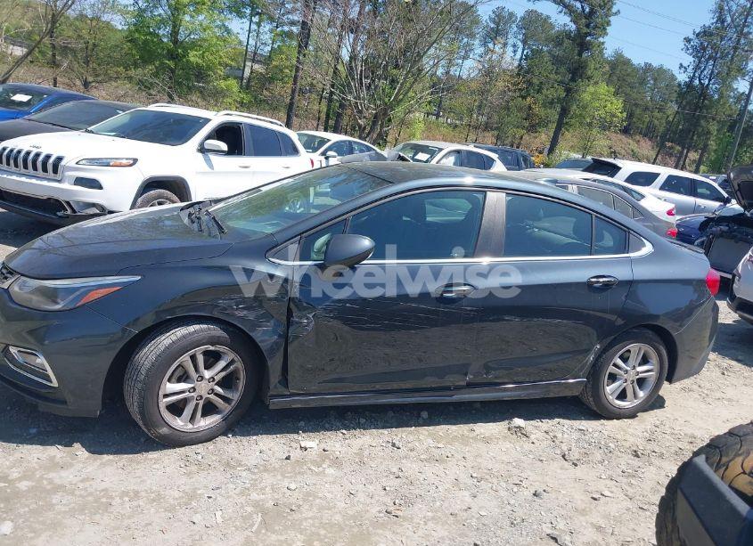 Photo 14 of 2018 Chevrolet Cruze LT AUTO (VIN 1G1BE5SM0J7143782)