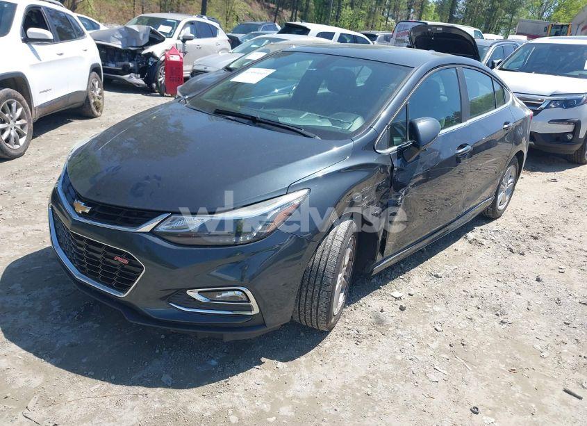 Photo 2 of 2018 Chevrolet Cruze LT AUTO (VIN 1G1BE5SM0J7143782)