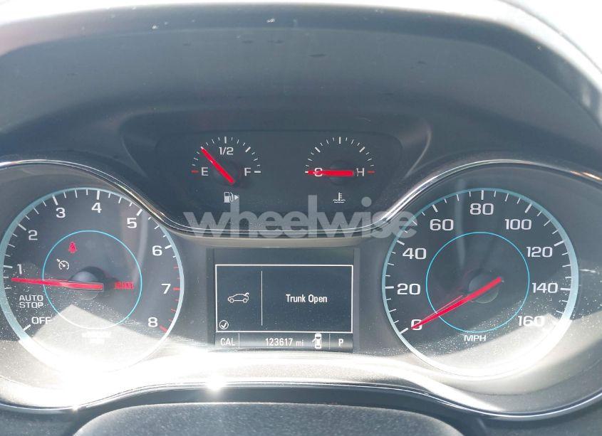 Photo 7 of 2018 Chevrolet Cruze LT AUTO (VIN 1G1BE5SM0J7143782)