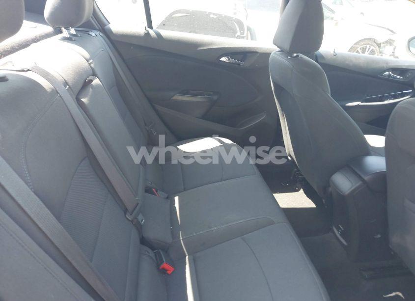 Photo 8 of 2018 Chevrolet Cruze LT AUTO (VIN 1G1BE5SM0J7143782)