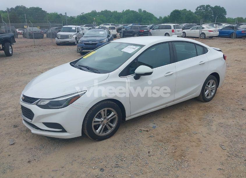 Photo 2 of 2018 Chevrolet Cruze LT AUTO (VIN 1G1BE5SM0J7145015)