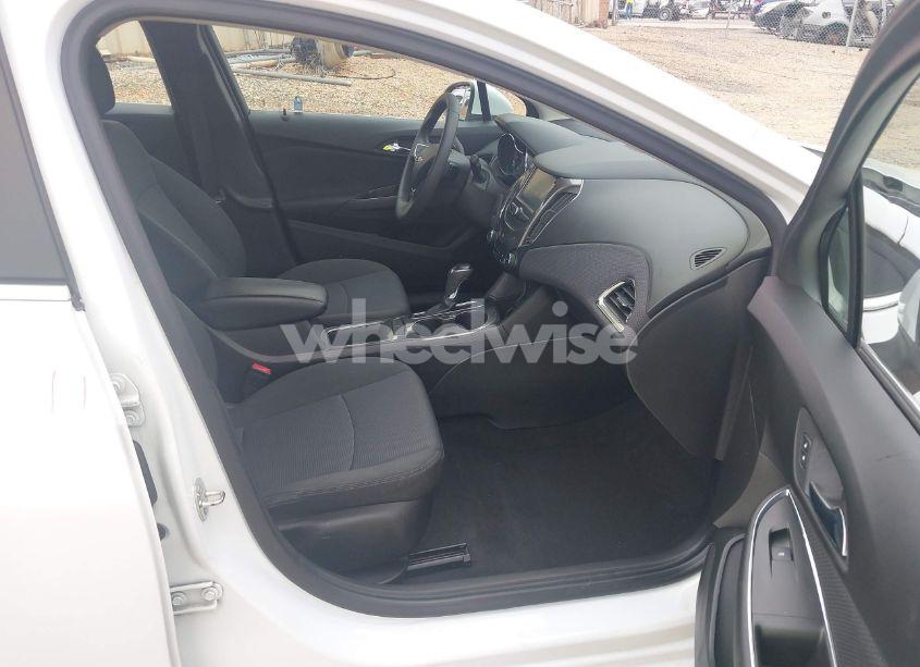 Photo 5 of 2018 Chevrolet Cruze LT AUTO (VIN 1G1BE5SM0J7145015)