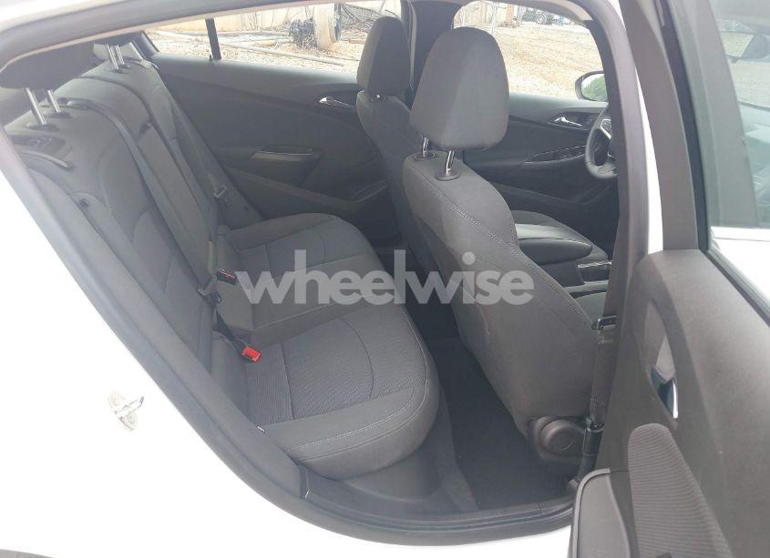 Photo 8 of 2018 Chevrolet Cruze LT AUTO (VIN 1G1BE5SM0J7145015)