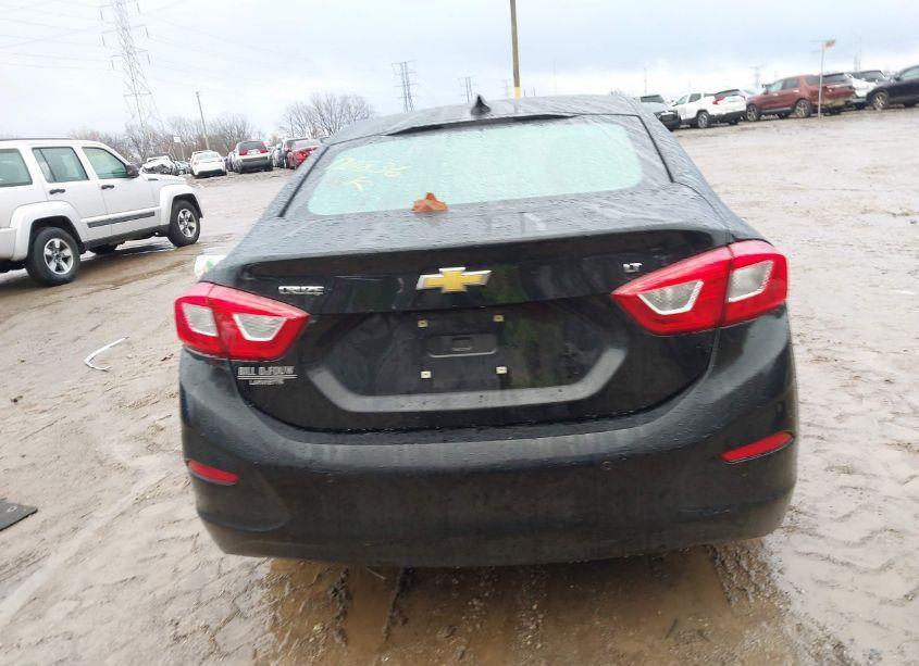Photo 16 of 2018 Chevrolet Cruze LT AUTO (VIN 1G1BE5SM0J7170836)