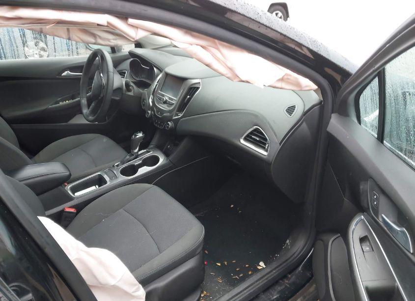 Photo 5 of 2018 Chevrolet Cruze LT AUTO (VIN 1G1BE5SM0J7170836)