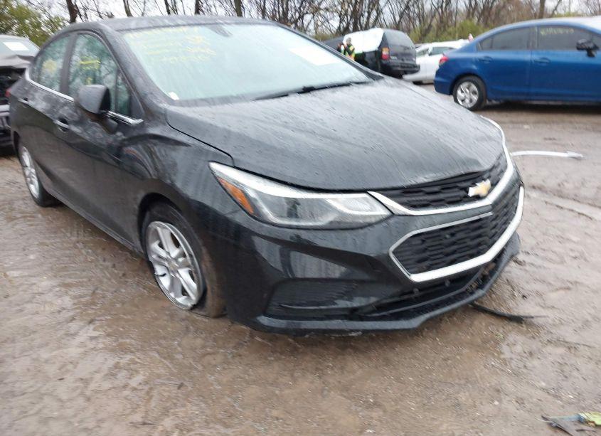 Photo 6 of 2018 Chevrolet Cruze LT AUTO (VIN 1G1BE5SM0J7170836)