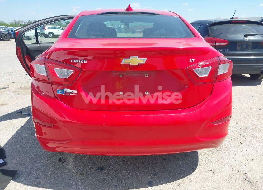 Photo 15 of 2018 Chevrolet Cruze LT AUTO (VIN 1G1BE5SM0J7178516)