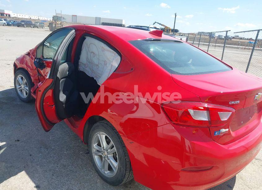Photo 3 of 2018 Chevrolet Cruze LT AUTO (VIN 1G1BE5SM0J7178516)