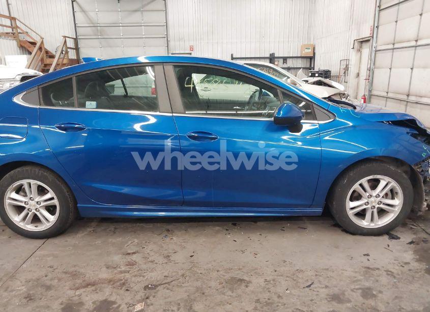 Photo 14 of 2018 Chevrolet Cruze LT AUTO (VIN 1G1BE5SM0J7188365)