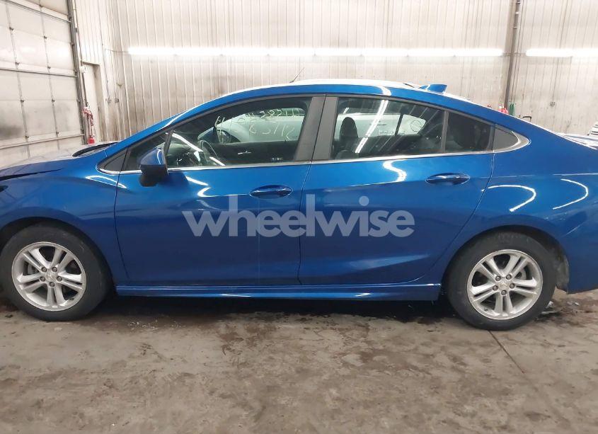 Photo 15 of 2018 Chevrolet Cruze LT AUTO (VIN 1G1BE5SM0J7188365)