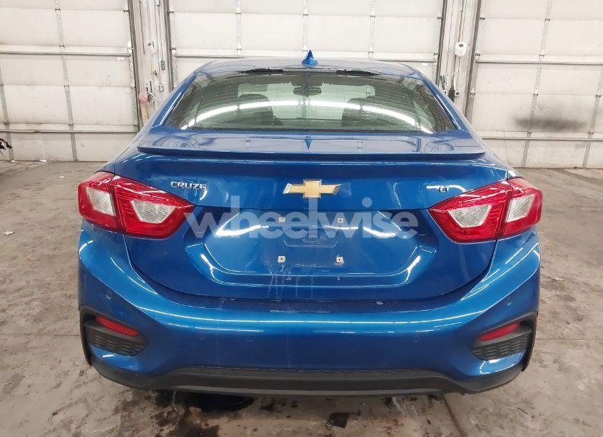 Photo 17 of 2018 Chevrolet Cruze LT AUTO (VIN 1G1BE5SM0J7188365)