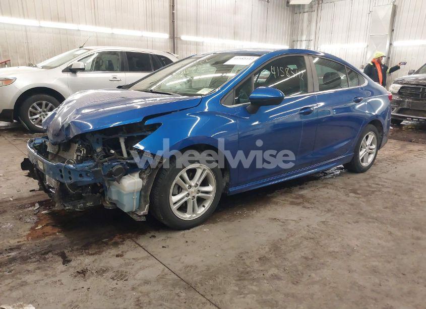 Photo 2 of 2018 Chevrolet Cruze LT AUTO (VIN 1G1BE5SM0J7188365)