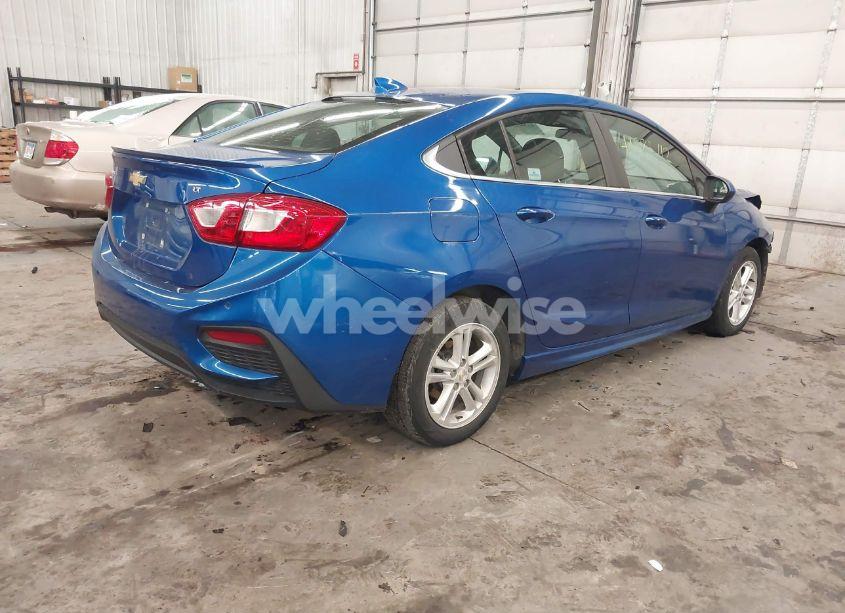 Photo 4 of 2018 Chevrolet Cruze LT AUTO (VIN 1G1BE5SM0J7188365)