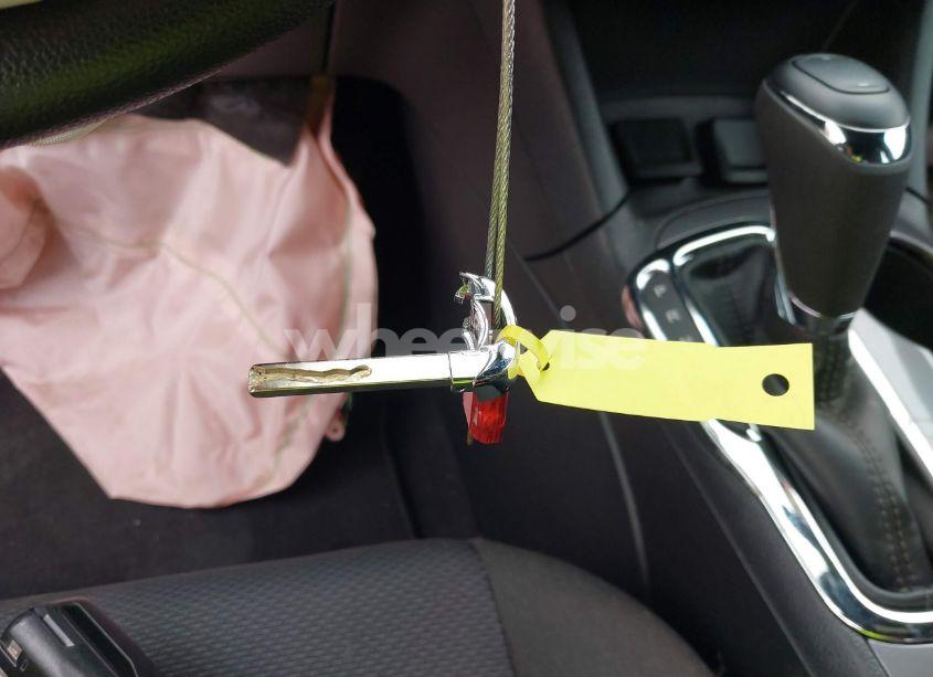 Photo 11 of 2018 Chevrolet Cruze LT AUTO (VIN 1G1BE5SM0J7209490)