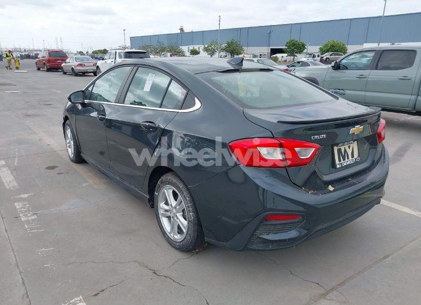 Photo 3 of 2018 Chevrolet Cruze LT AUTO (VIN 1G1BE5SM0J7209490)