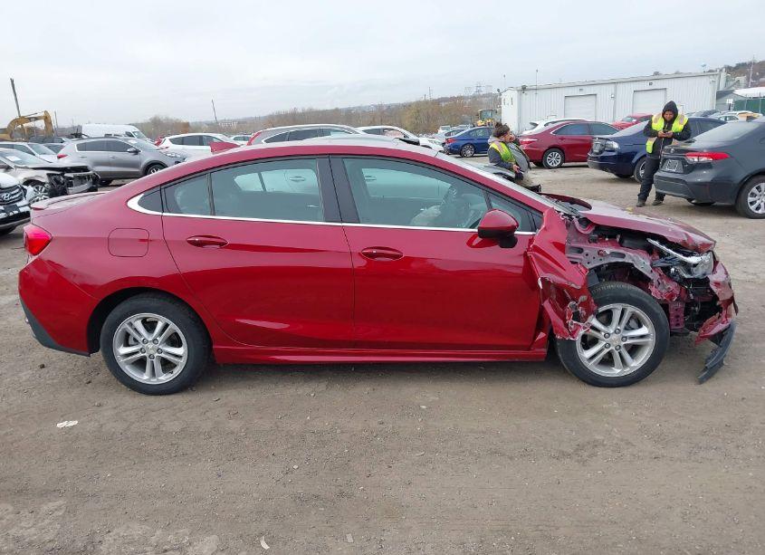 Photo 13 of 2018 Chevrolet Cruze LT AUTO (VIN 1G1BE5SM0J7233515)