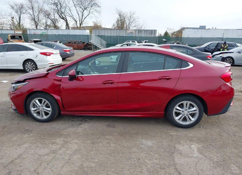 Photo 14 of 2018 Chevrolet Cruze LT AUTO (VIN 1G1BE5SM0J7233515)