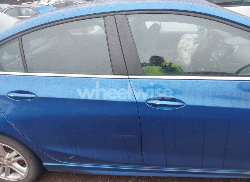 Photo 13 of 2018 Chevrolet Cruze LT AUTO (VIN 1G1BE5SM0J7236950)