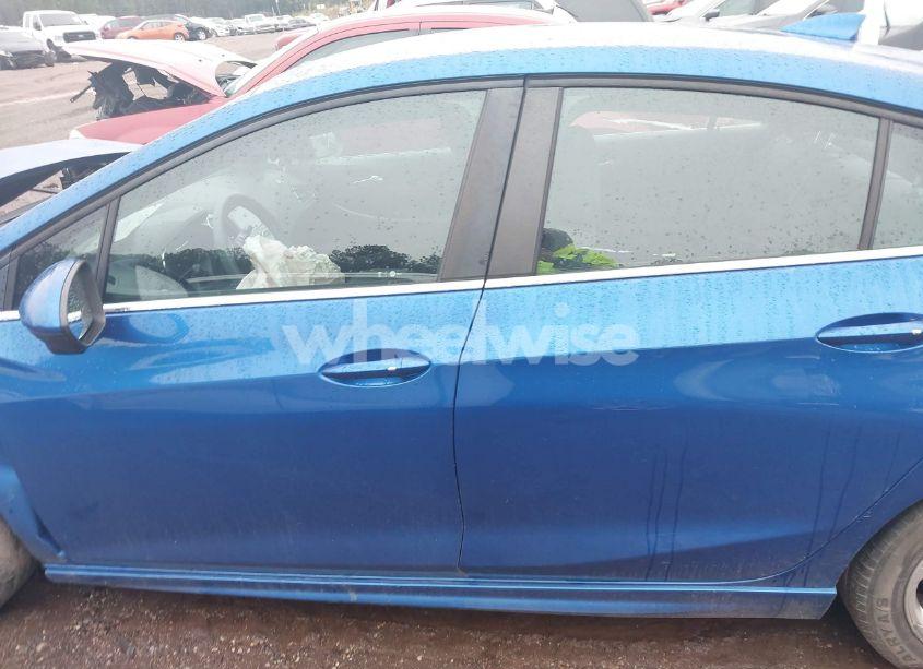 Photo 14 of 2018 Chevrolet Cruze LT AUTO (VIN 1G1BE5SM0J7236950)