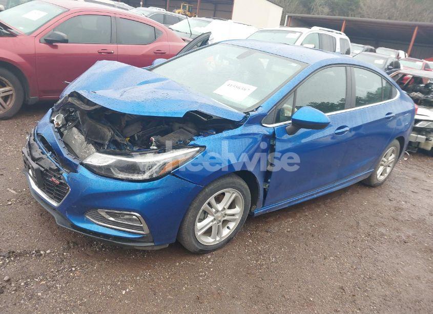 Photo 2 of 2018 Chevrolet Cruze LT AUTO (VIN 1G1BE5SM0J7236950)