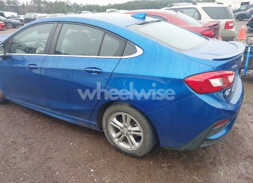 Photo 3 of 2018 Chevrolet Cruze LT AUTO (VIN 1G1BE5SM0J7236950)