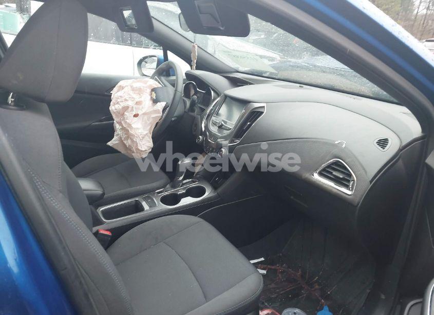 Photo 5 of 2018 Chevrolet Cruze LT AUTO (VIN 1G1BE5SM0J7236950)