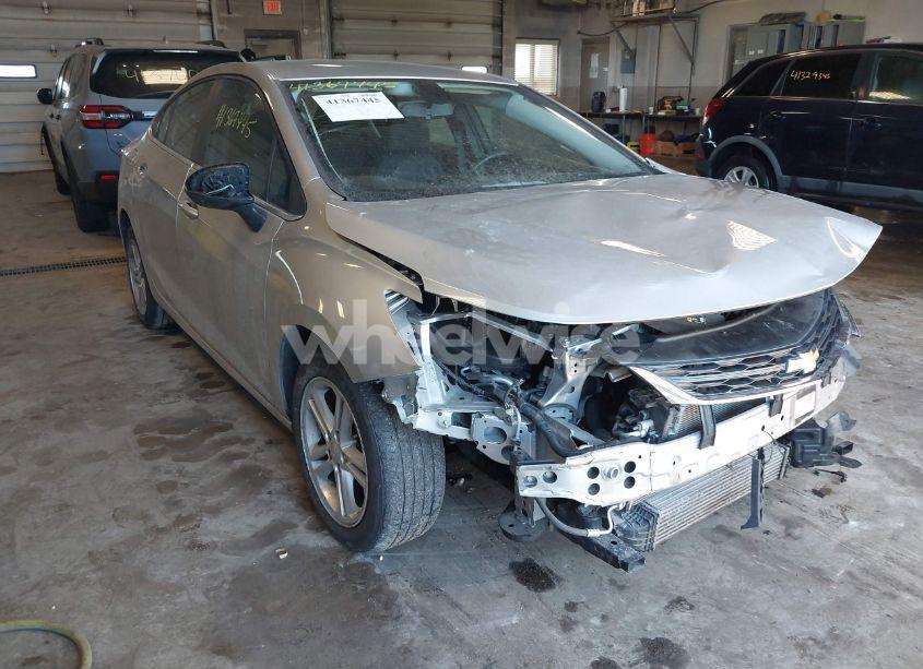 2018 Chevrolet Cruze LT AUTO (VIN 1G1BE5SM0J7238200) main photo