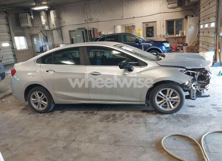 Photo 14 of 2018 Chevrolet Cruze LT AUTO (VIN 1G1BE5SM0J7238200)