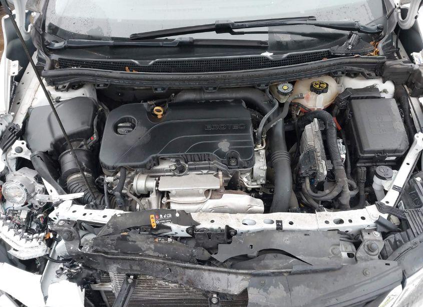 Photo 10 of 2019 Chevrolet Cruze LT (VIN 1G1BE5SM0K7130998)