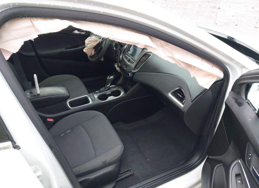 Photo 5 of 2019 Chevrolet Cruze LT (VIN 1G1BE5SM0K7130998)