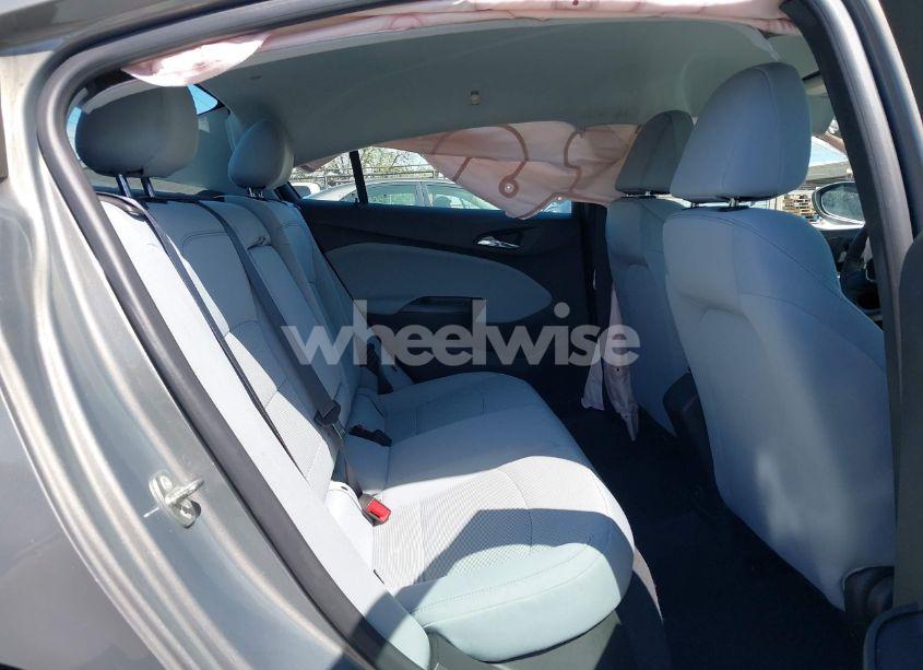 Photo 8 of 2019 Chevrolet Cruze LT (VIN 1G1BE5SM0K7133609)