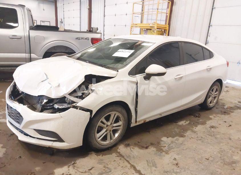 Photo 2 of 2016 Chevrolet Cruze LT AUTO (VIN 1G1BE5SM1G7237579)