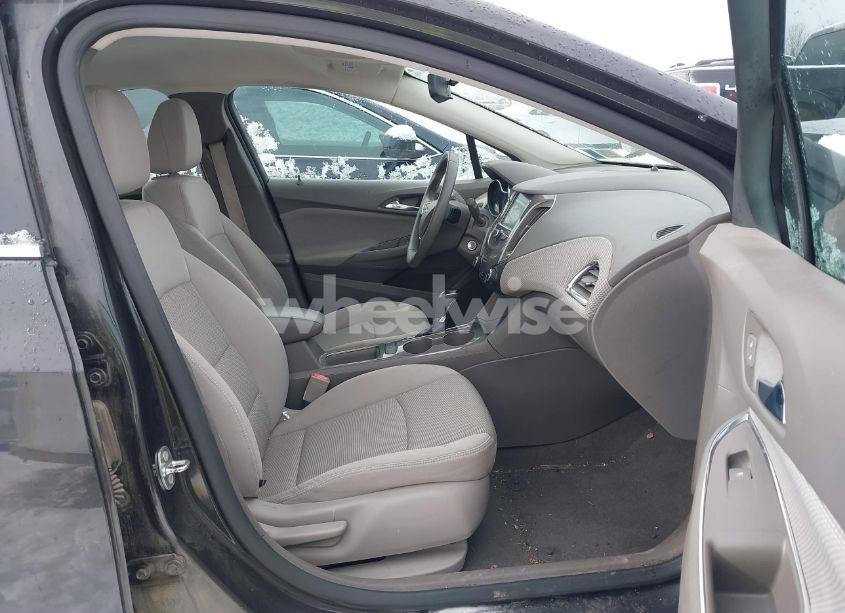 Photo 5 of 2016 Chevrolet Cruze LT AUTO (VIN 1G1BE5SM1G7260215)