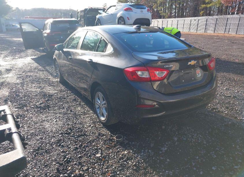 Photo 3 of 2016 Chevrolet Cruze LT AUTO (VIN 1G1BE5SM1G7260585)