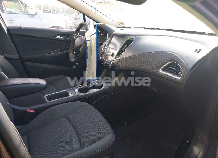 Photo 5 of 2016 Chevrolet Cruze LT AUTO (VIN 1G1BE5SM1G7265267)