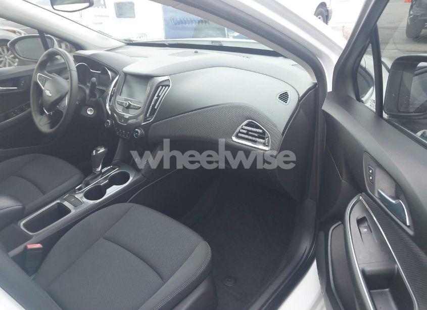 Photo 5 of 2016 Chevrolet Cruze LT AUTO (VIN 1G1BE5SM1G7266029)