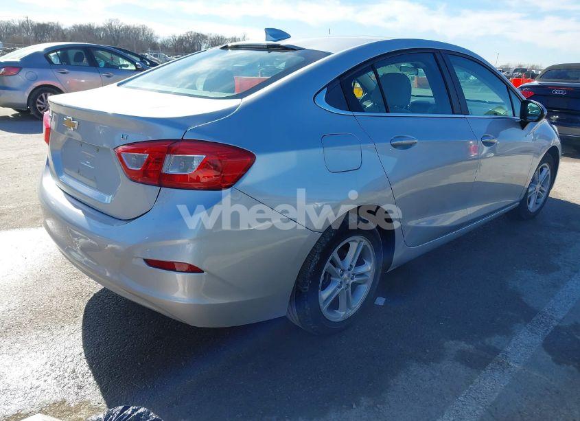 Photo 4 of 2016 Chevrolet Cruze LT AUTO (VIN 1G1BE5SM1G7271084)