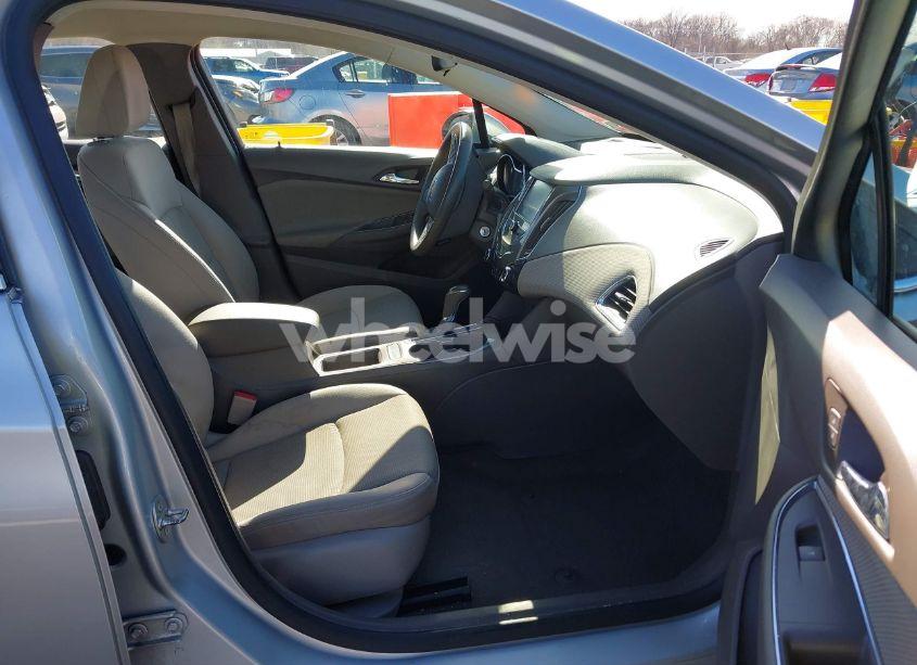 Photo 5 of 2016 Chevrolet Cruze LT AUTO (VIN 1G1BE5SM1G7271084)